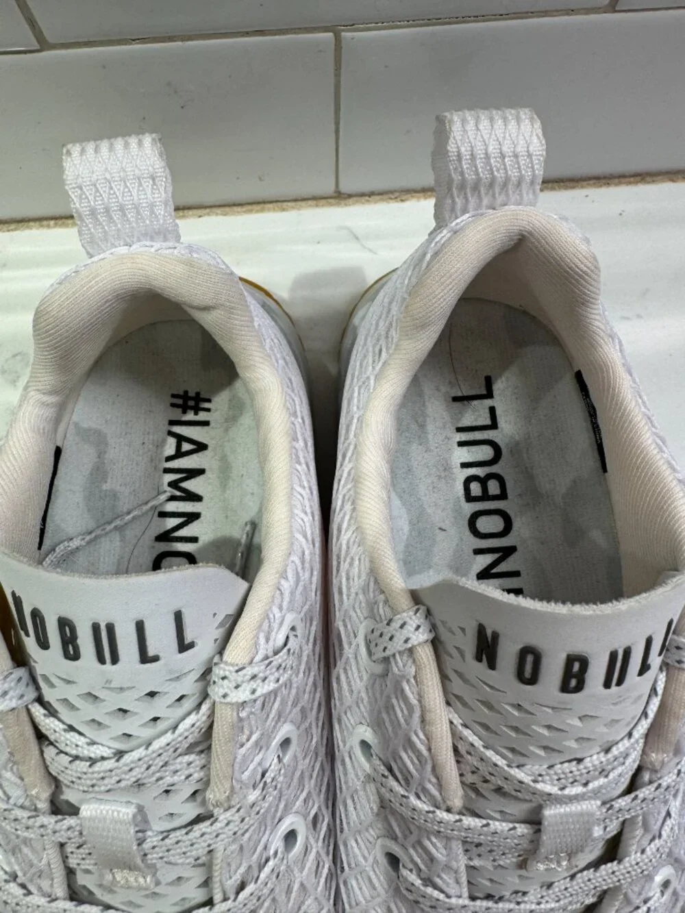 NoBull Runner+ White Mesh Lace Up Sneaker Camo Outsole Womens 7.5 Hybrid Trainer